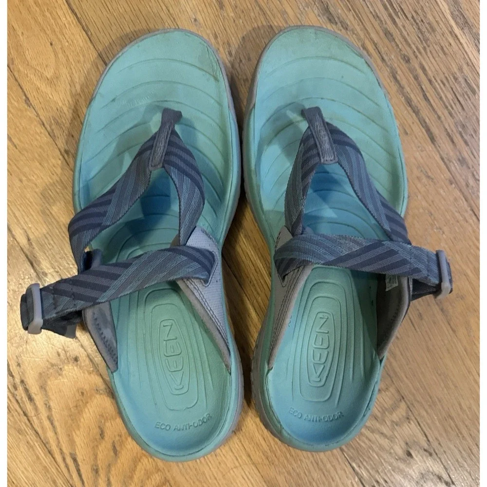 KEEN Thong Sandals Green/Gray Synthetic Slip-On Logo US 10 EU 40.5